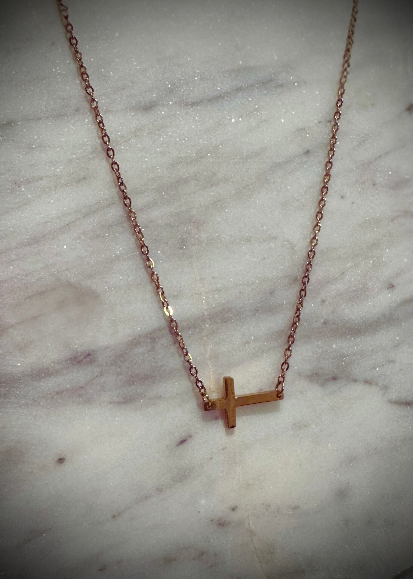 The Linear Cross necklace