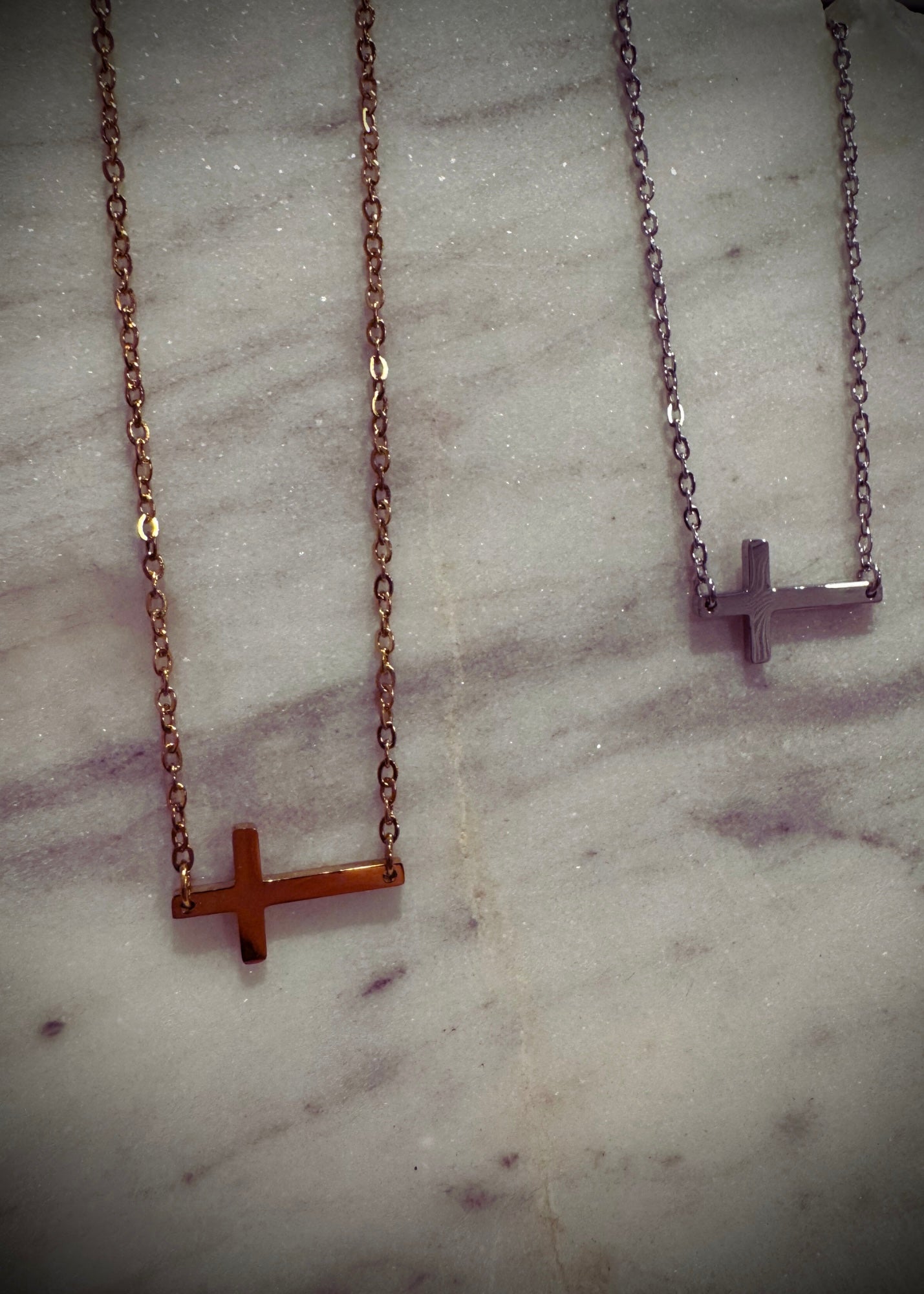 The Linear Cross necklace