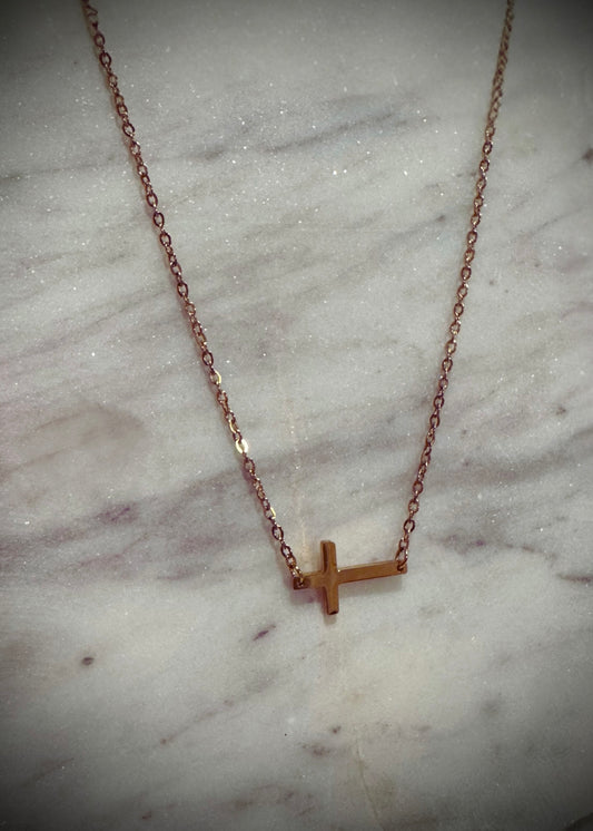 The Linear Cross necklace